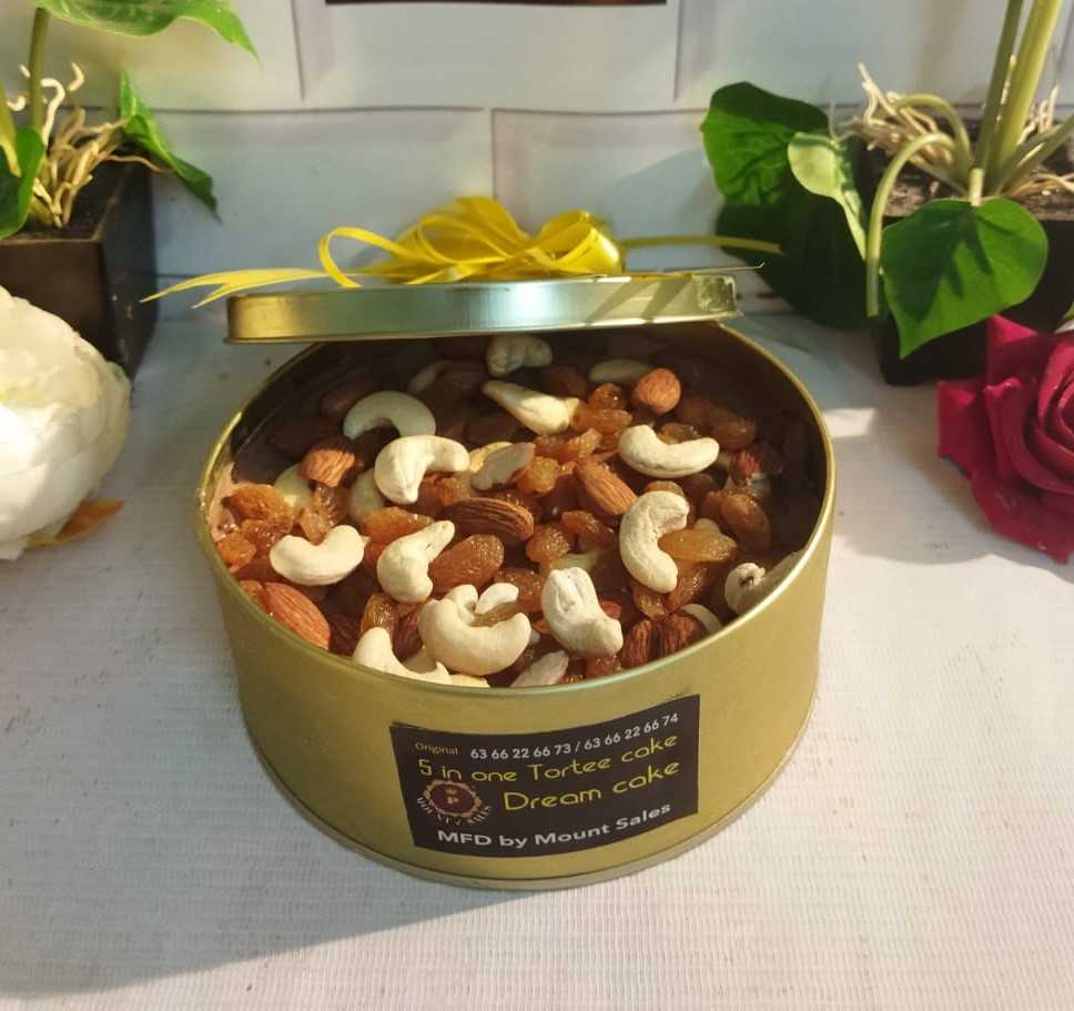 Premium RED N White Velvet Cake